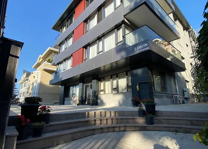 1007 3 1 Wide Close To Consulates